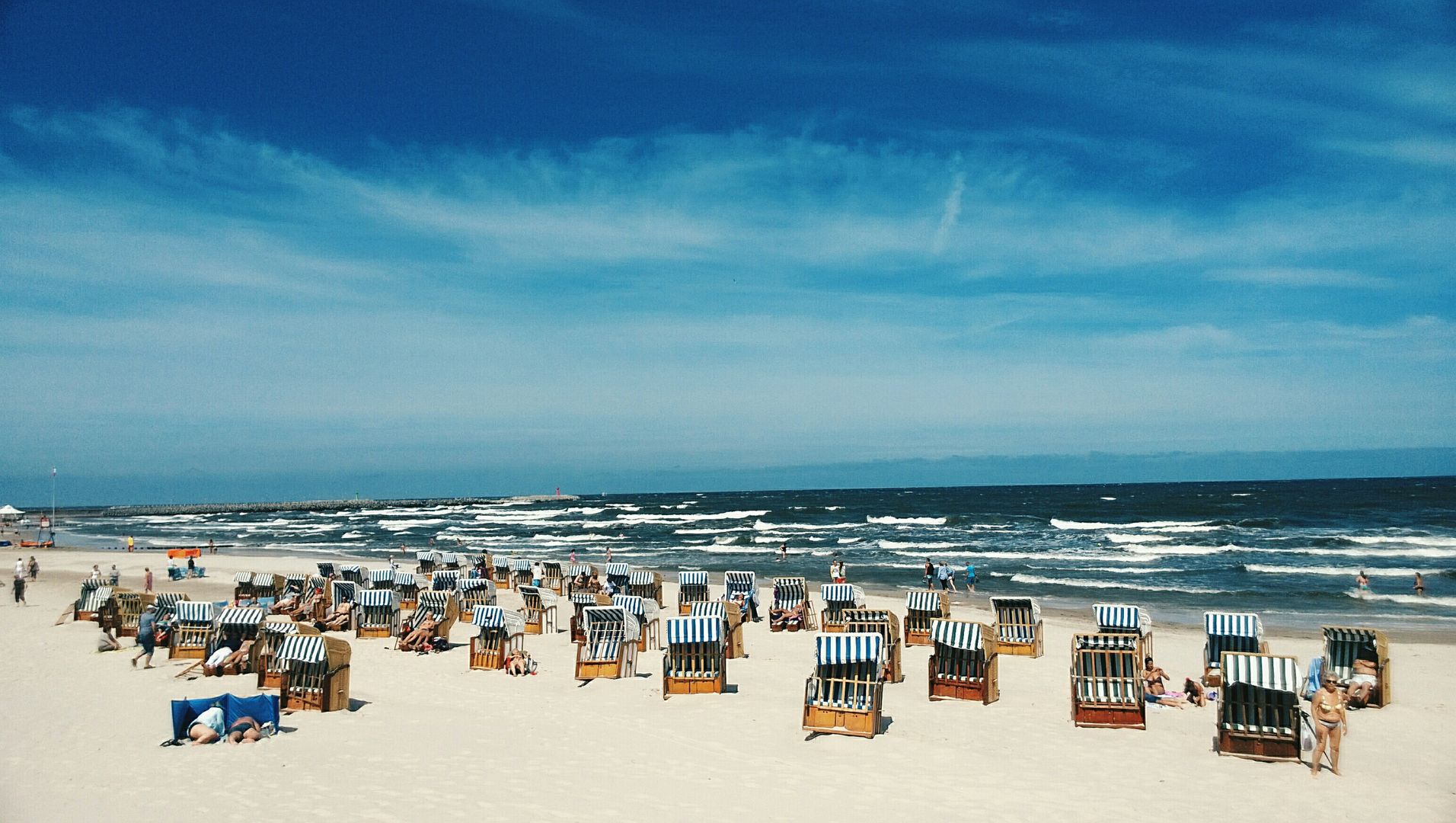W mieście do dyspozycji turystów są trzy kąpieliska – Plaża Zachodnia, Plaża Centralna i Plaża Wschodnia