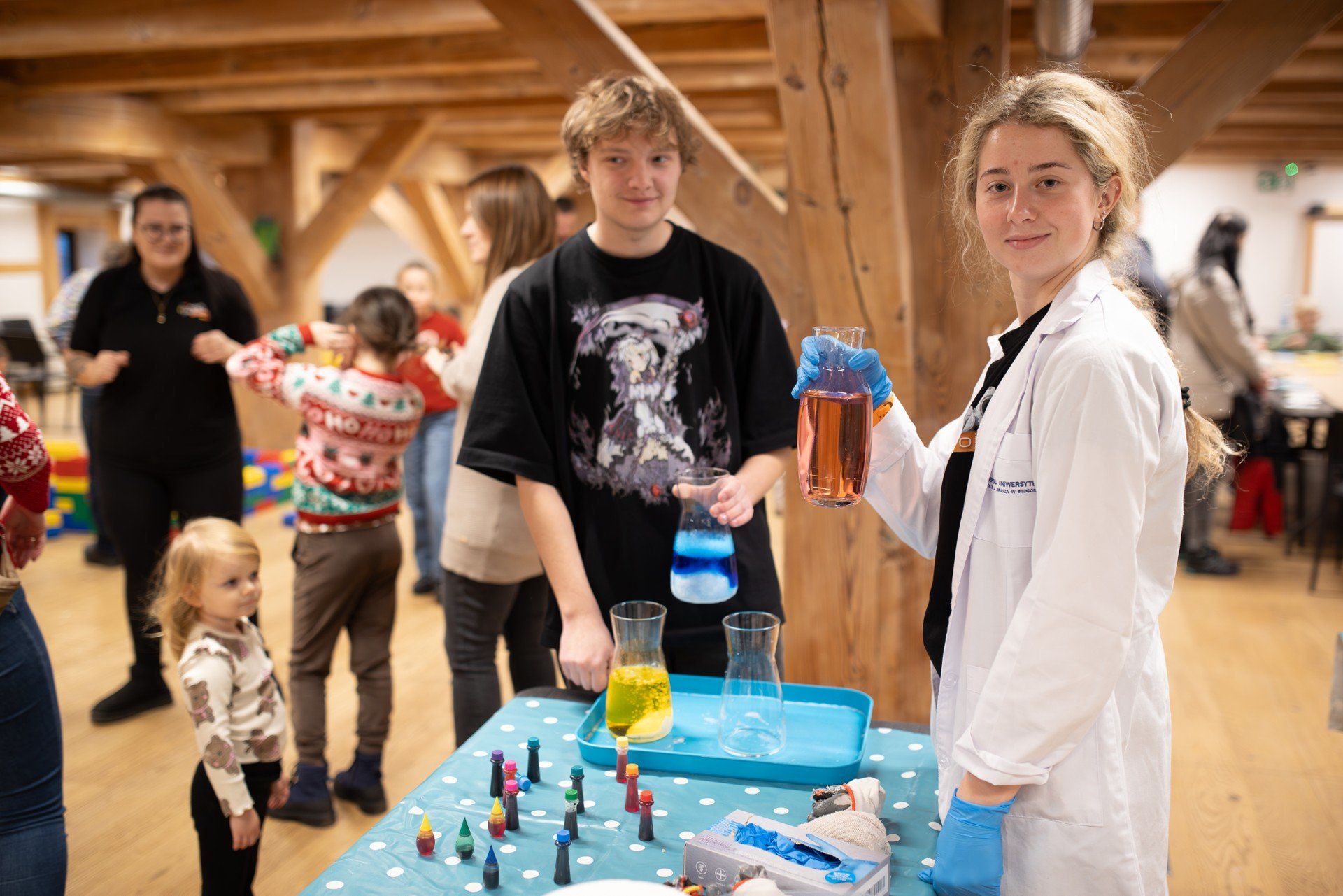 W weekend Młyny Rothera zamieniają się w prawdziwą Fabrykę Zimy, pełną warsztatów, eksperymentów i kreatywnej zabawy.