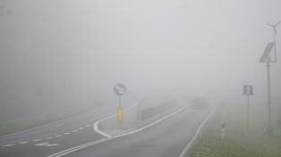 Wielkopolskie: Gęsta mgła ograniczy widoczność na drodze