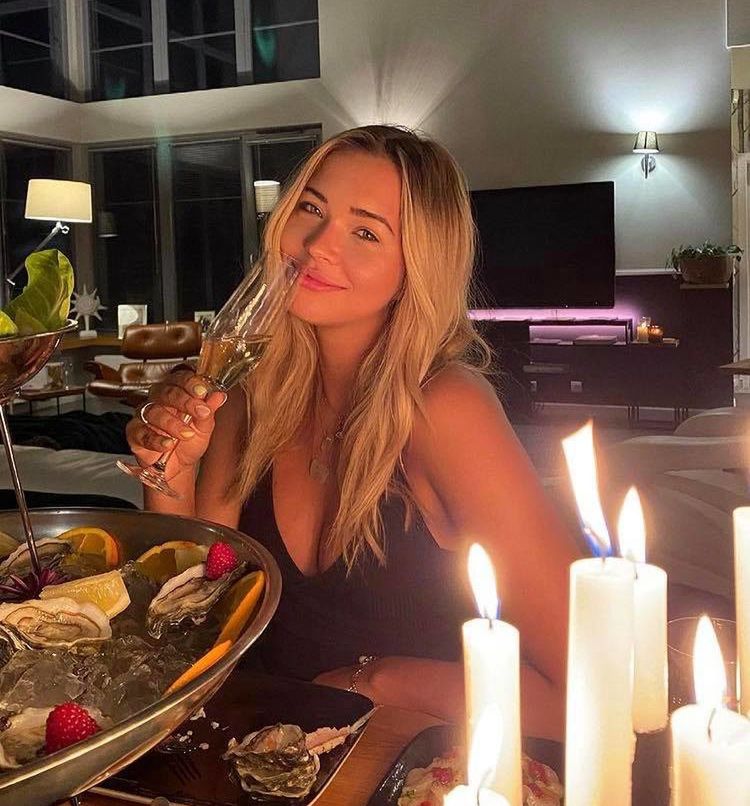 Sandra Kubicka oprowadza po podwarszawskiej willi