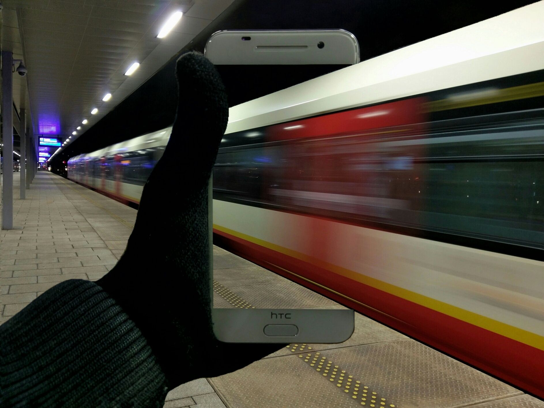 Przepis na mobilną fotoedycję: obiekty wystające z ekranu smartfona 26