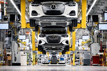 Mercedes-Benz zainwestował 1 mld euro na Węgrzech. To obrona przed Chinami