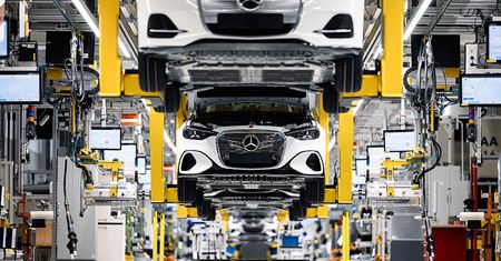 Mercedes-Benz zainwestował 1 mld euro na Węgrzech. To obrona przed Chinami