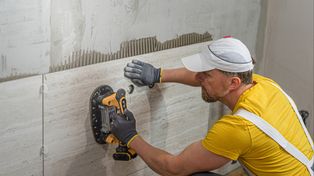 Brakuje 150 tys. pracowników w branży. Szukają chętnych za 14 tys. zł