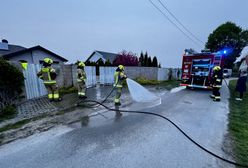 Rolnikom puściły nerwy. Lali gnojówkę tuż przed domem wójta