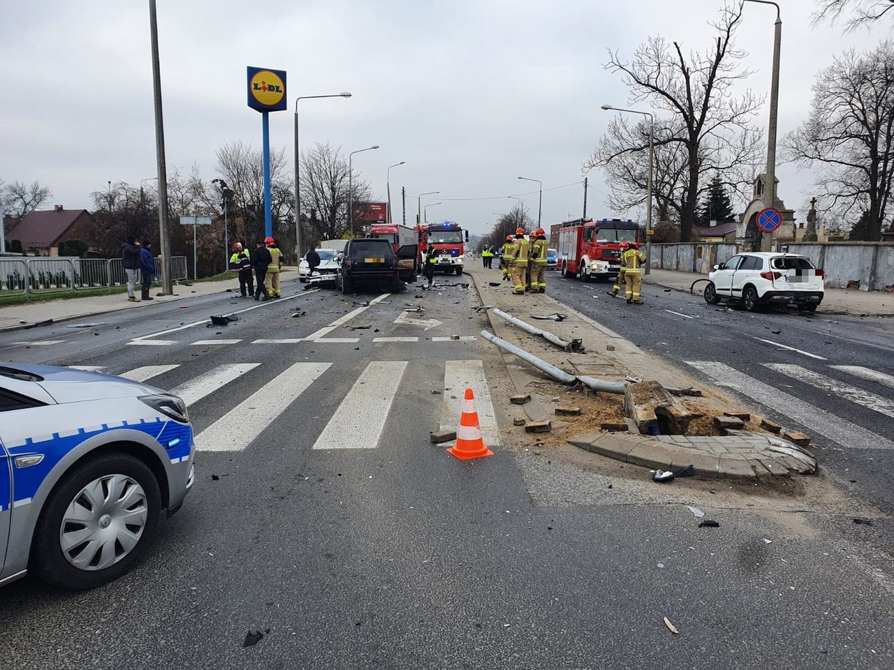 Kierowca jechał na czerwonym świetle (KMP Radom)


