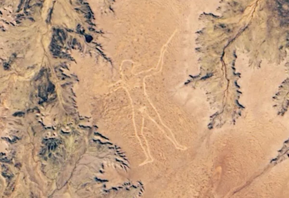 Widać go z kosmosu. Kto stworzył giganta na australijskim pustkowiu?