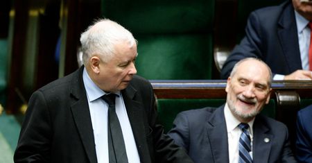 Jarosław Kaczyński wraca do "zamachu w Smoleńsku". Eksperci: prezes wykorzystuje wojnę i słowa Zełenskiego
