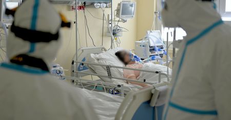 Bardzo dużo zakażeń koronawirusem. Niepokojący raport Ministerstwa Zdrowia