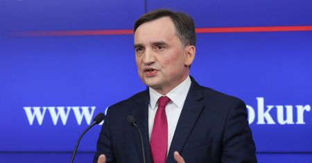 Ziobro łagodzi atak. Asekuruje się?
