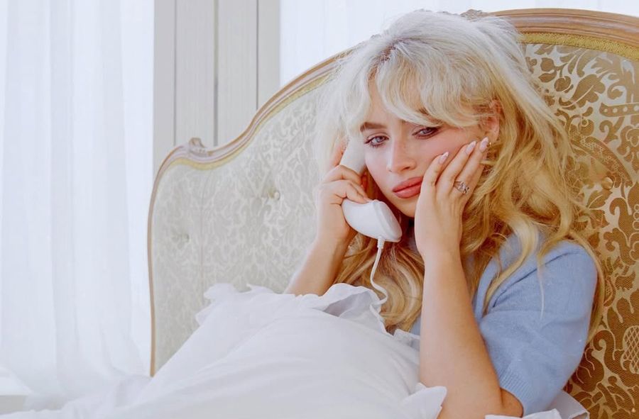 Ile kosztuje merch Sabriny Carpenter? Najładniejsze rzeczy dostę