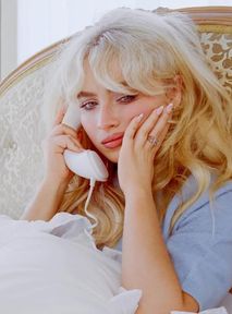 Ile kosztuje merch Sabriny Carpenter? Najładniejsze rzeczy dostępne tylko w USA