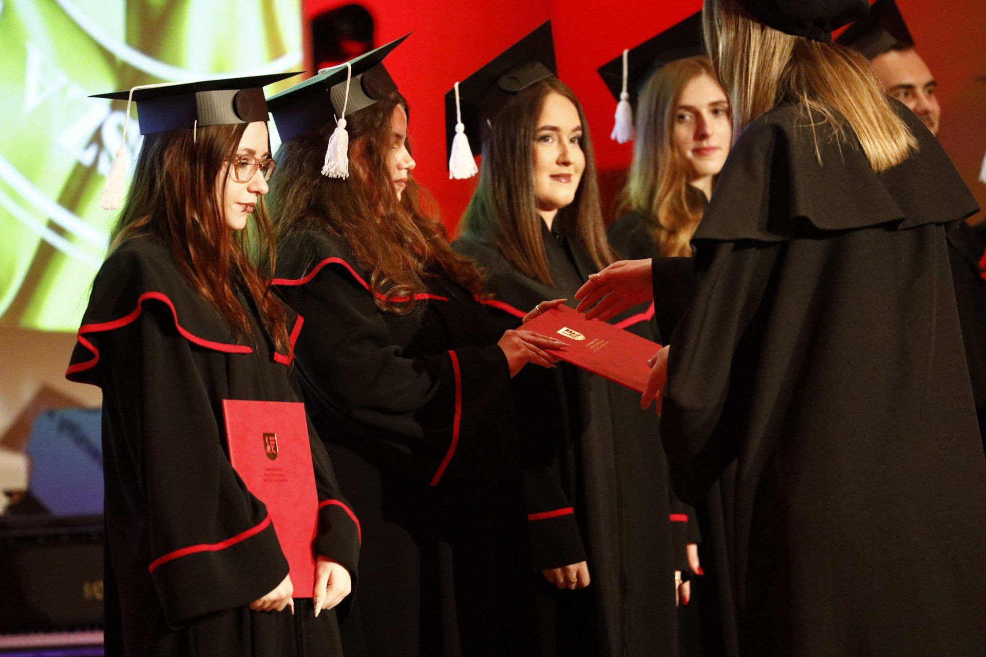 Rozdanie dyplomów absolwentom Wydziału Nauk Ścisłych, Przyrodniczych i Technicznych