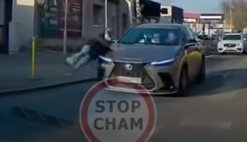 "Myślałam, że mnie widzi". Boli od patrzenia. Dramat na pasach