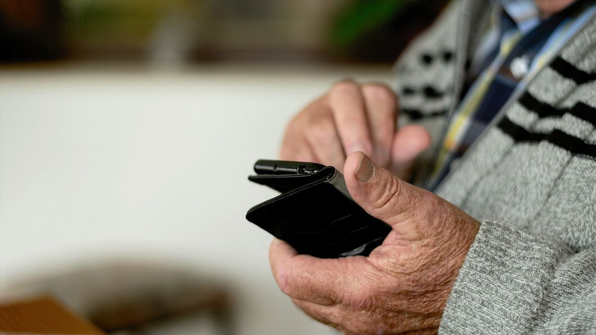 13. emerytura. Seniorzy powinni uważać na oszustów