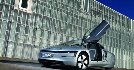 Pół litra na głowę - Volkswagen XL1 jedzie do Genewy