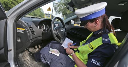 Utrata prawa jazdy dopiero za 280 km/h na autostradzie. Tak proponuje Ministerstwo Sprawiedliwości