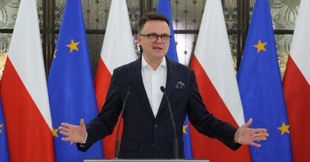 Sejmowe show Hołowni podoba się Polakom. "Wizerunkowo wygrał wszystko"