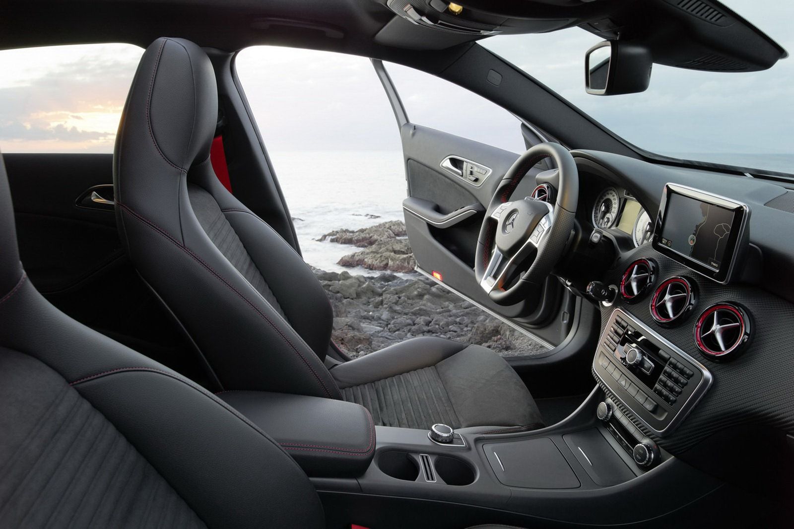 Mercedes-Benz klasy A (W176) - obszerna galeria prosto od producenta 112