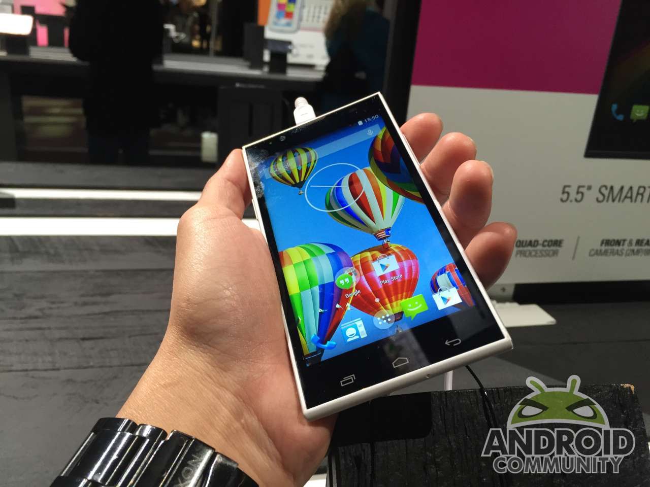 Smartfon do selfie i niedrogie tablety, czyli Polaroid na CES 2015 11