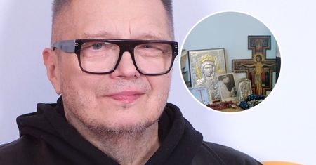 Imponująca kolekcja płyt i... masa dewocjonaliów. Tak mieszka Muniek Staszczyk (ZDJĘCIA)