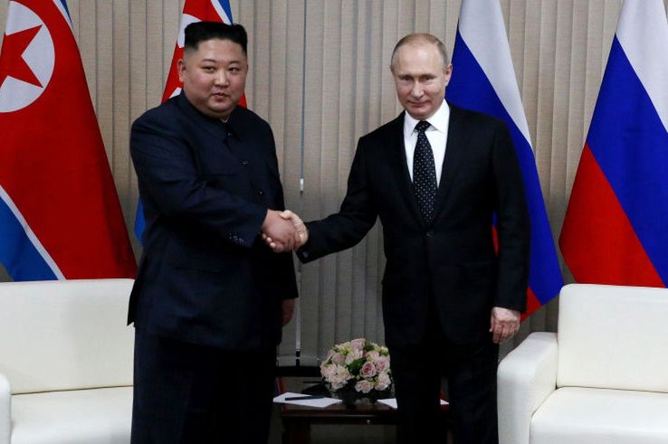 Dyktatorzy Kim Dzong Un i Władimir Putin zacieśnili współpracę od momentu wojny w Ukrainie