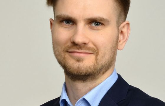 Damian Skowron nie kieruje już portalem Gazetaprawna.pl. Dołączył do zespołu Wprost.pl