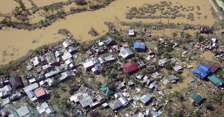 Tajfun Rai sieje spustoszenie na Filipinach. Ofiary śmiertelne i ogromne zniszczenia