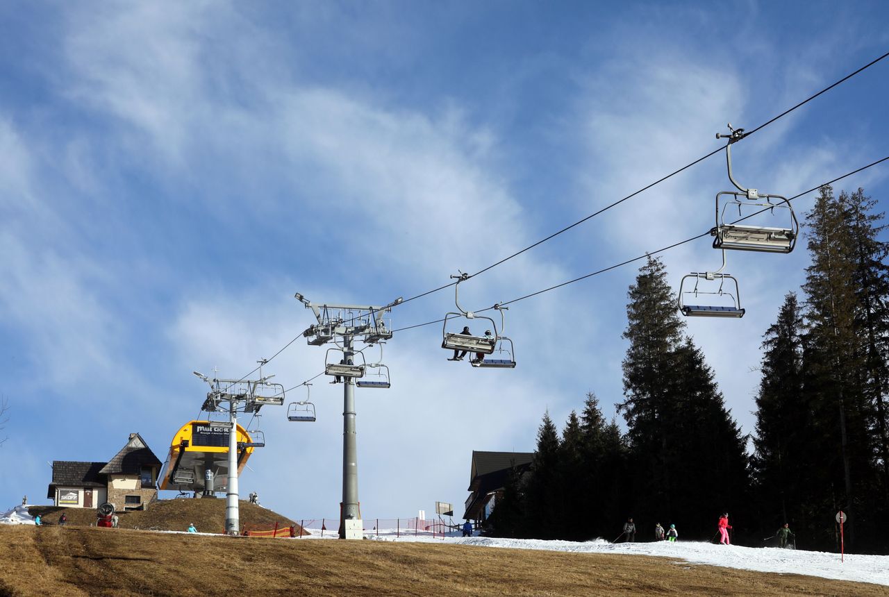 Od 28 grudnia do 17 stycznia wśród nowych obostrzeń będzie m.in. zamknięcie stoków narciarskich