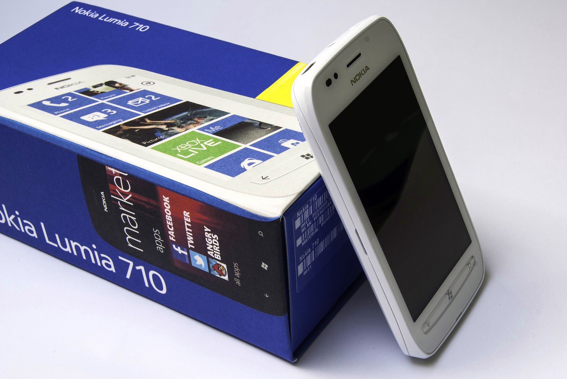 Nokia Lumia 710 - galeria zdjęć 3