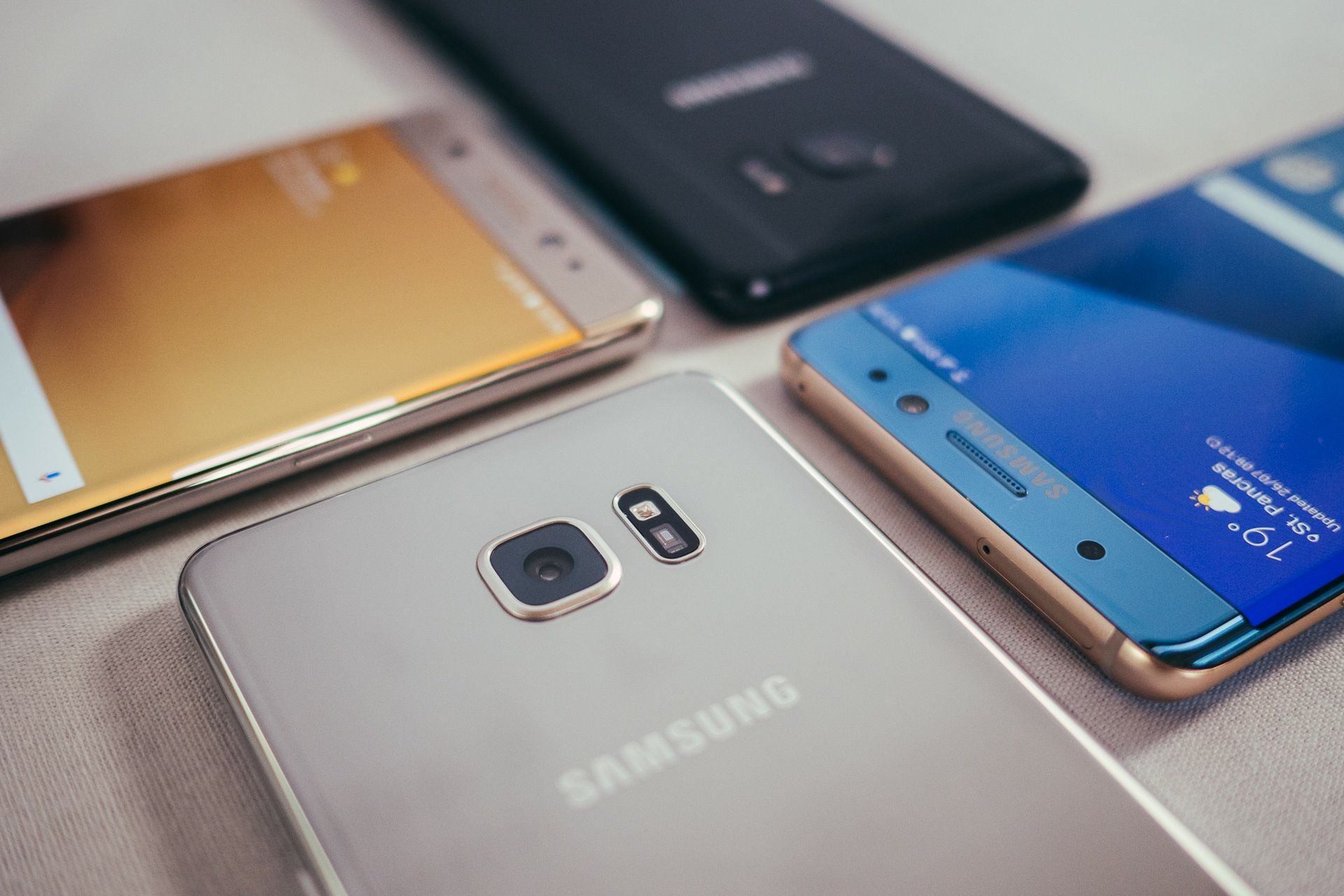 Galaxy S7 ostatnim flagowcem Samsunga z płaskim ekranem? 2