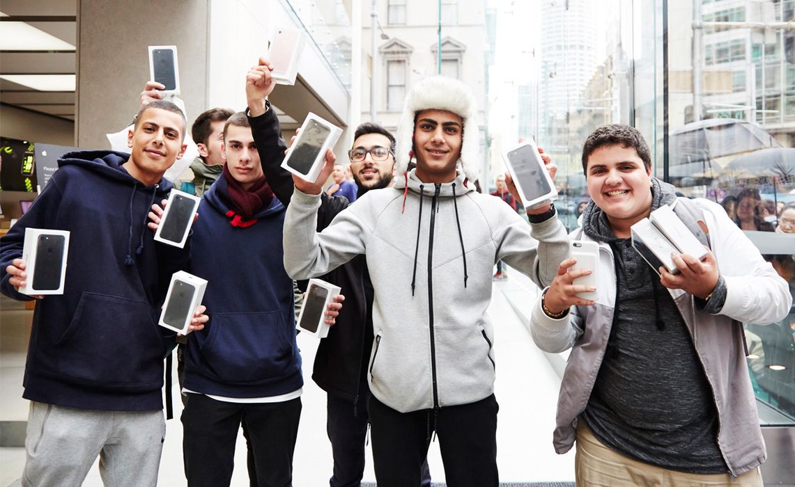 Apple spowalnia iPhone'y – czy polskie przepisy umożliwiają reklamację?