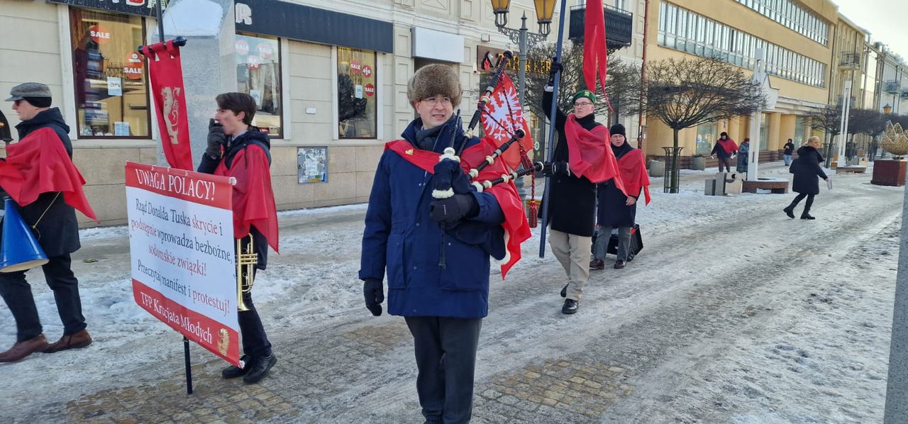 Manifestacja w Płocku w sprawie wprowadzenia statusu osoby najbliższej!