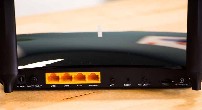 TP-Link Archer MR600 - Porty