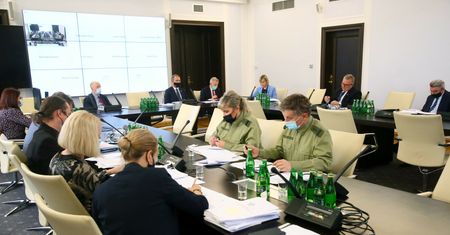 Co po stanie wyjątkowym? Rząd zamiast planować - czeka do ostatniej chwili