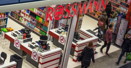 24,49 zł zamiast 46,99 zł. Viralowa maskara w Rossmannie