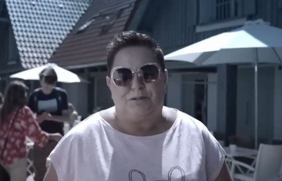 Dorota Wellman i wracający klienci w letniej reklamie T-Mobile (wideo)