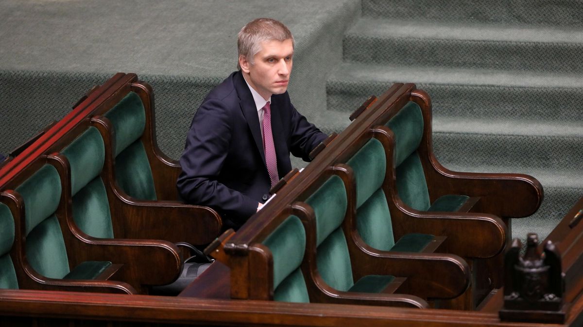 Resort finansów nie potwierdza, czy Piotr Nowak złożył dymisję