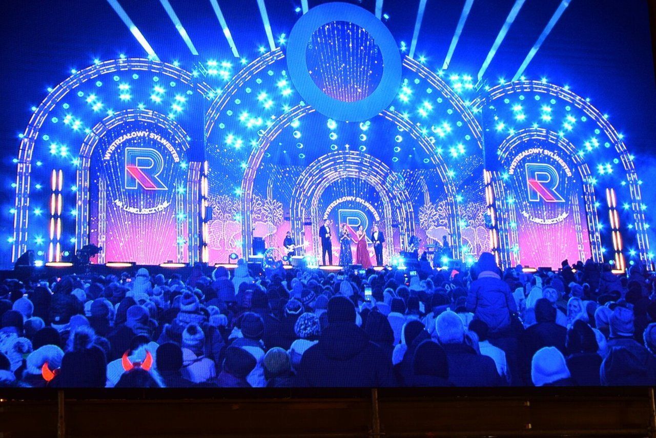 W ubiegłym roku sylwestrowa impreza z TV Republika odbyła się na Placu Łuczkowskiego i przyciągnęła tysiące osób,