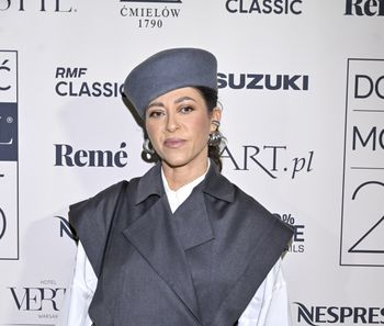 Czekała na mamę na lotnisku. "Babcia wyrwała mi z rąk bukiet frezji"