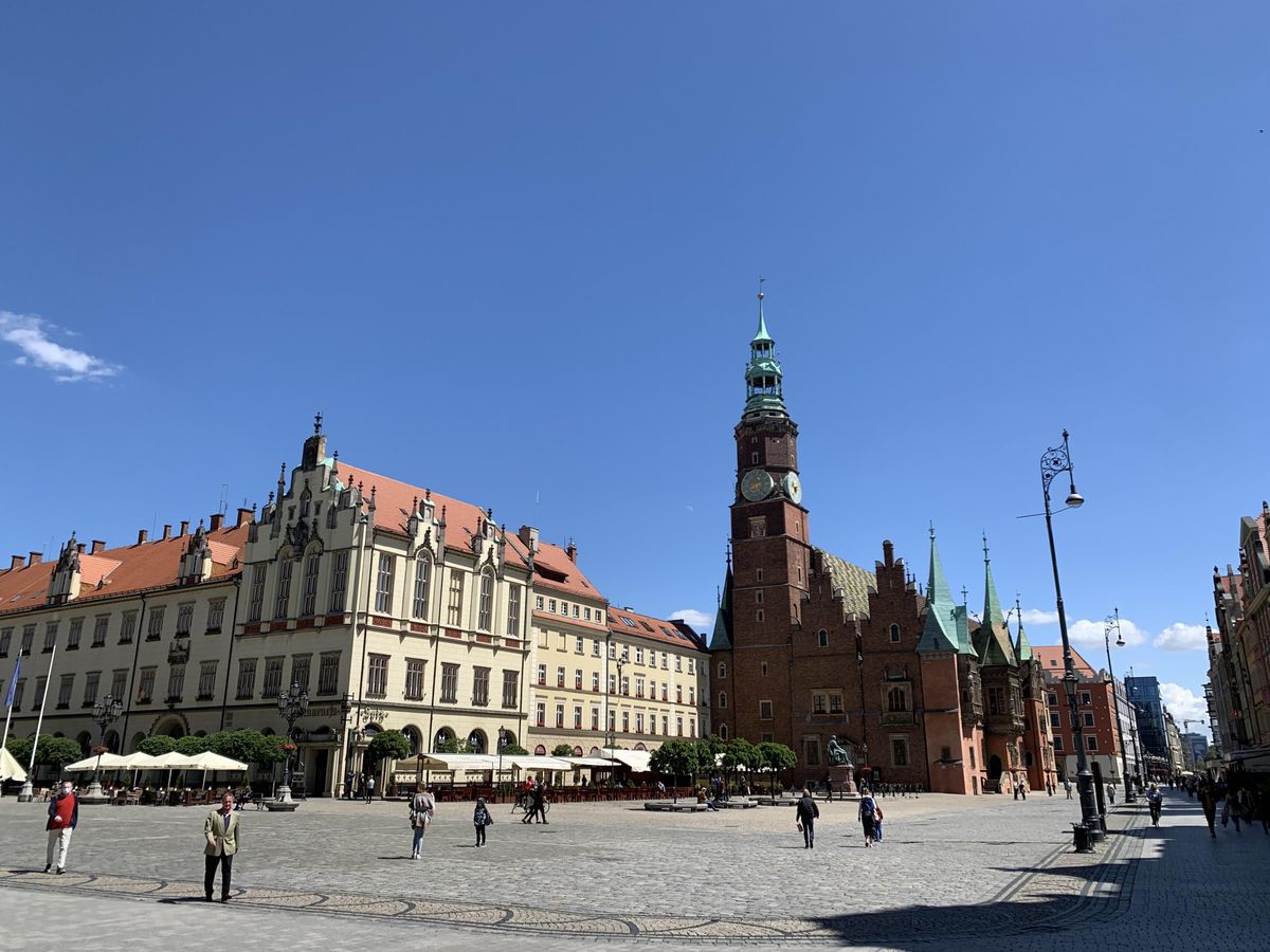 Wrocław. Kolejne zmiany w centrum miasta. Czasowe zakazy parkowania na ważnych ulicach