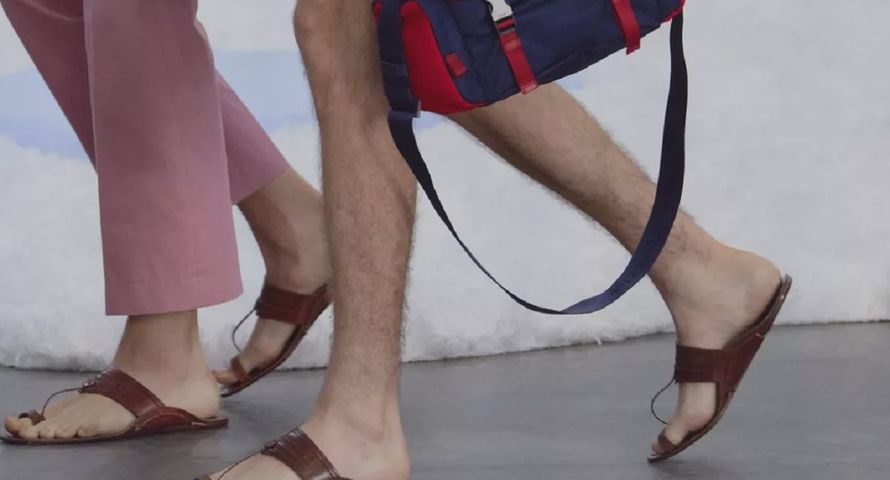 Prada oskarżona o zarabianie na kulturze indyjskiej. Chodzi o sandały