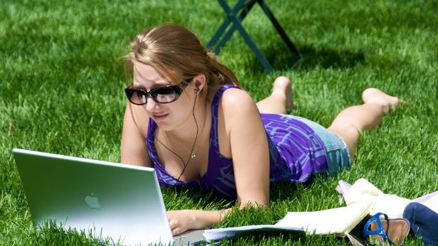 Cały świat kupuje smartfony i tablety, a Polak wciąż robi wszystko na laptopie 1