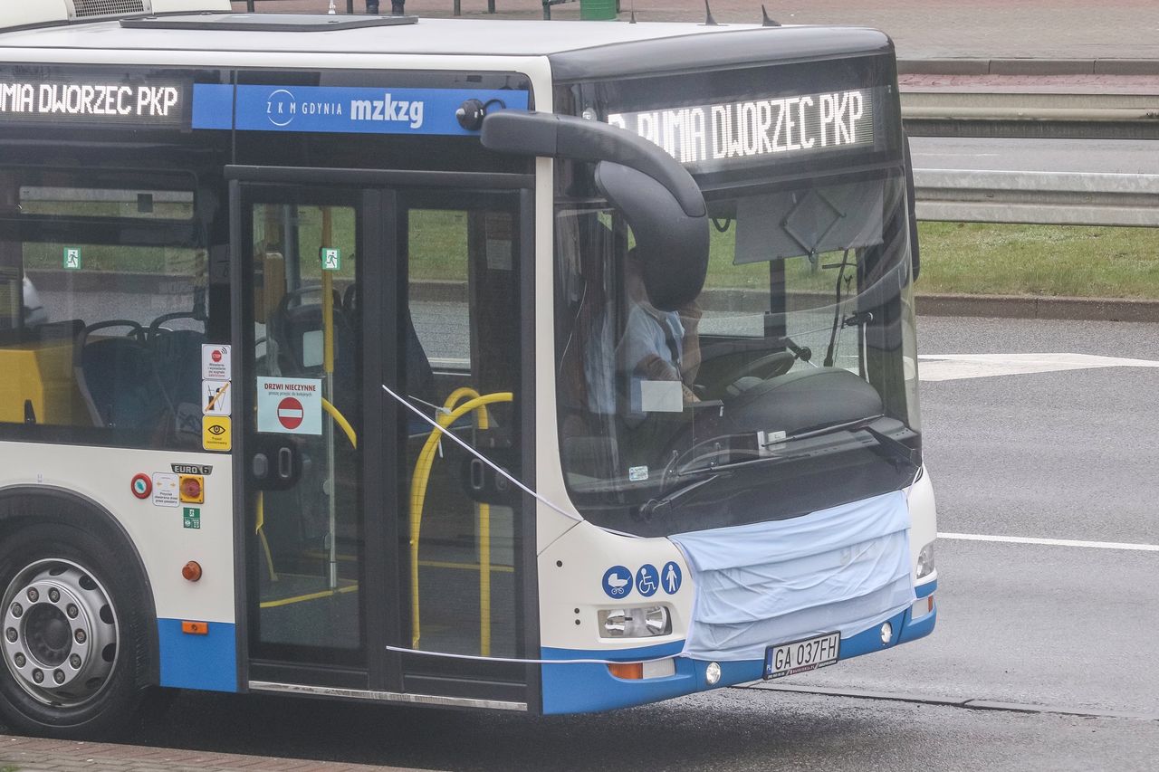 Odmrożenie gospodarki, ale nie transportu publicznego. "Będzie dochodziło do przepełnień"