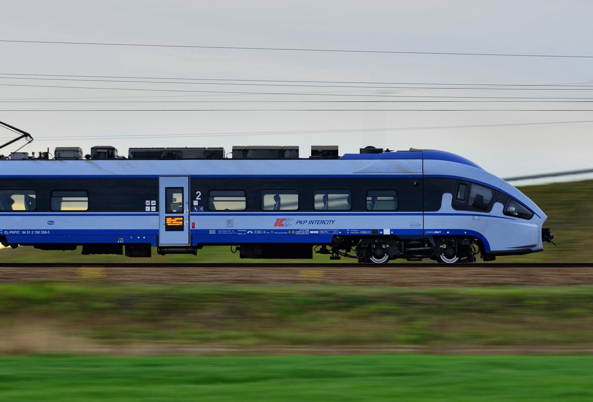 W części wagonów PKP Intercity zamontowano wzmacniacze sieci komówrkowej 