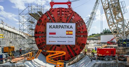 Karpatka już montowana. Kolosalna maszyna będzie drążyć tunel na S19