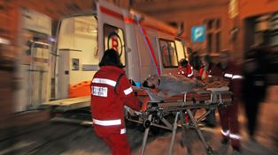 Opatów: Wypadek z udziałem rowerzystki. Nieprzytomna kobieta trafiła do szpitala