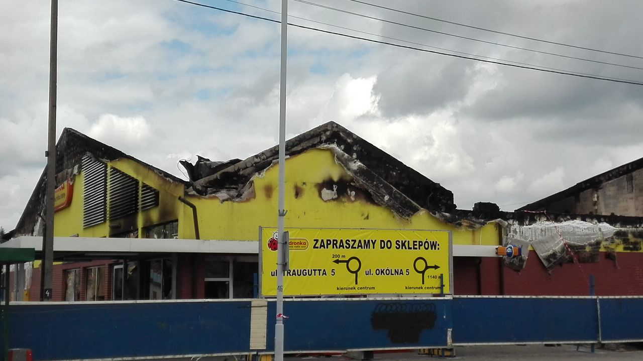 Oficjalne stanowisko sieci sklepów Biedronka w sprawie marketu, który spłonął w Ostrowcu Świętokrzyskim