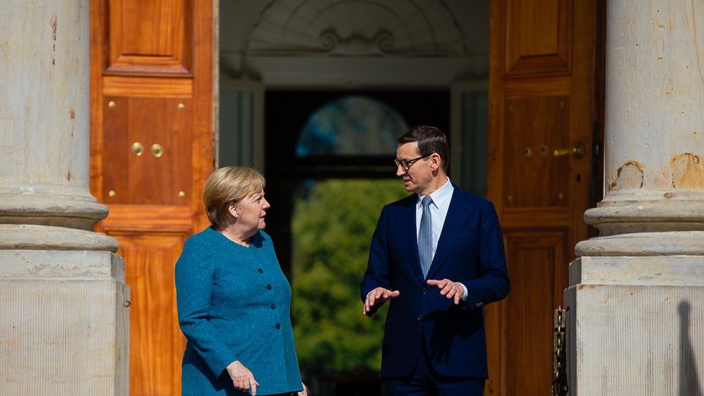 Angela Merkel i Mateusz Morawiecki niedawno rozmawiali w sprawie przyszłości UE