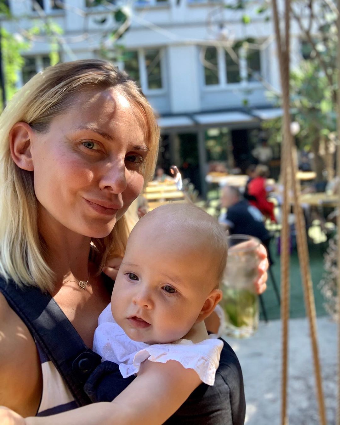 Joanna Moro skrytykowana za przebranie Matki Boskiej